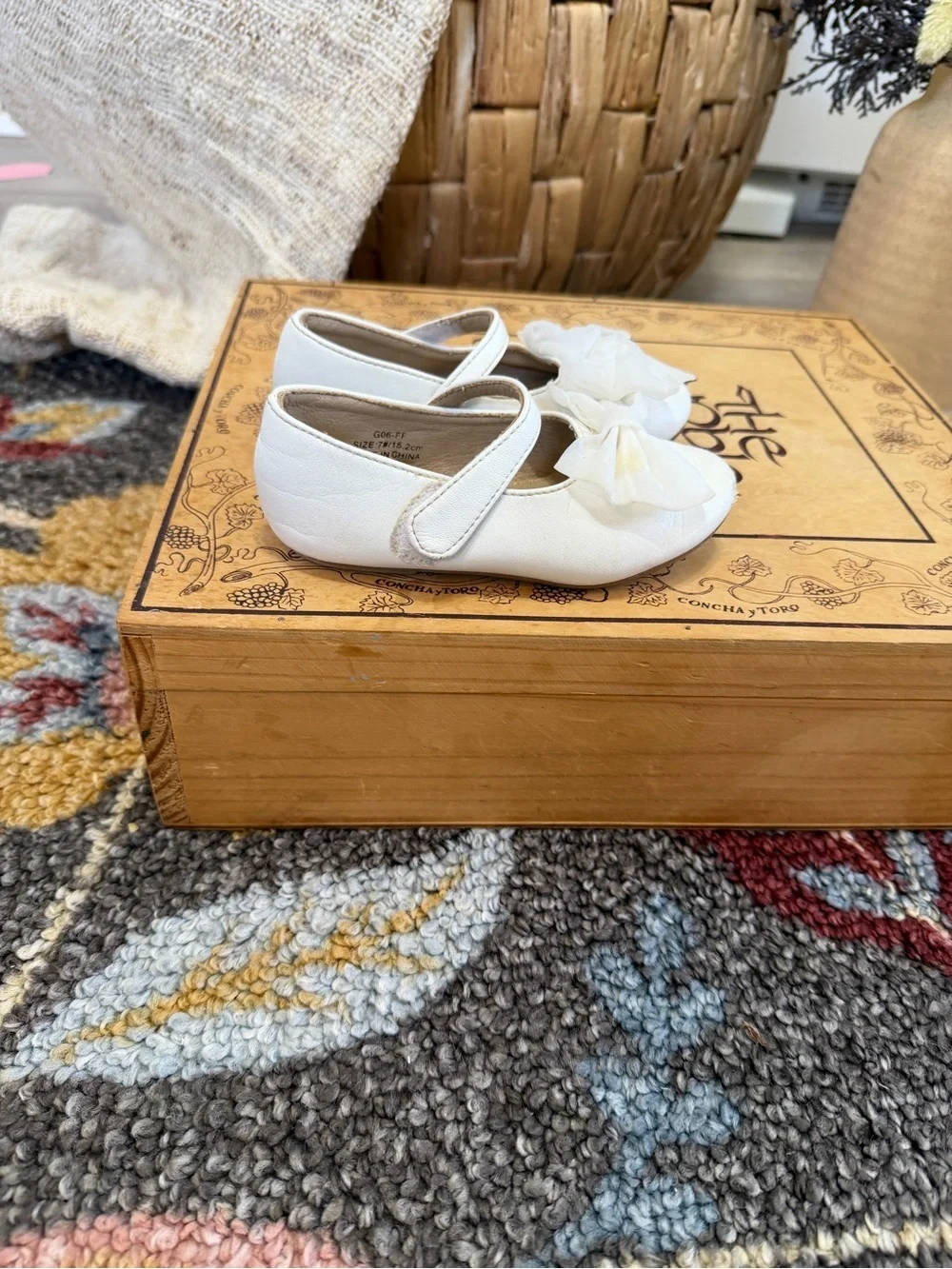 Thee Bron 7T Toddler Girl White Mary Jane Ballet Dress Shoes Bow Accent